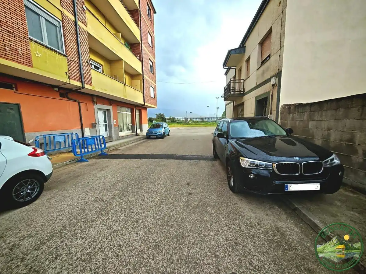 Parkplatz von Residential zum Verkauf in Ponferrada