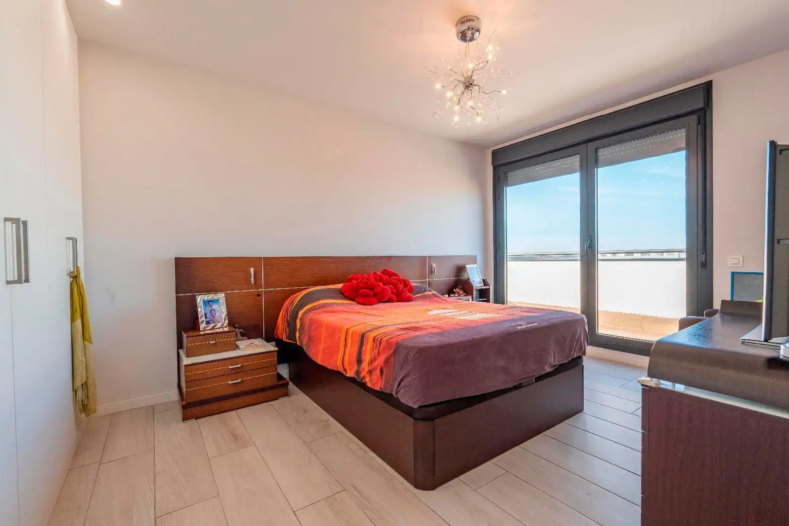 Habitación de Ático en venta en Rivas-Vaciamadrid con Terraza y Piscina comunitaria