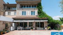 Vista exterior de Casa adosada en venda en Sant Quirze del Vallès amb Aire condicionat, Calefacció i Jardí privat