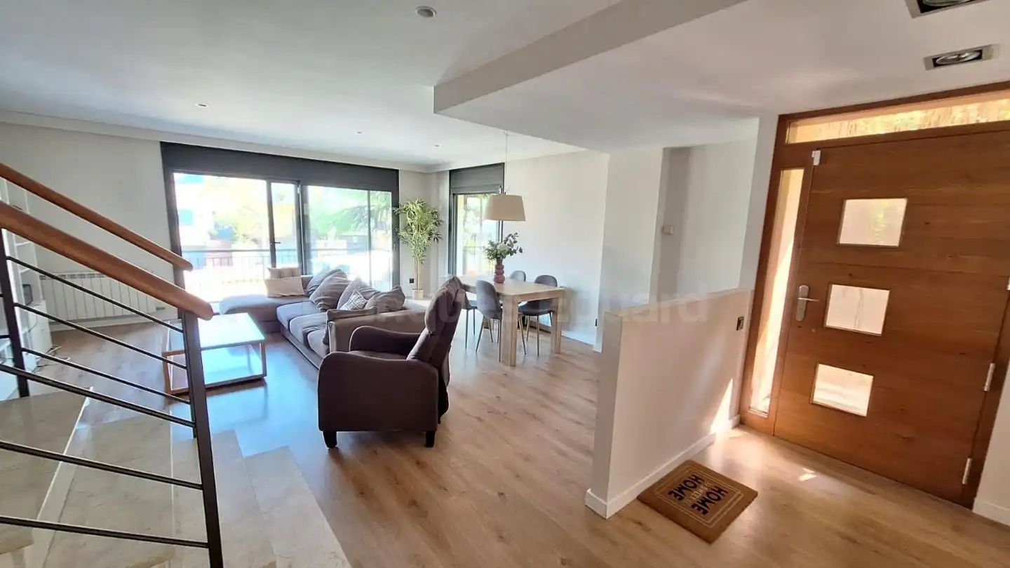 Sala d'estar de Casa o xalet en venda en Argentona amb Jardí privat i Terrassa