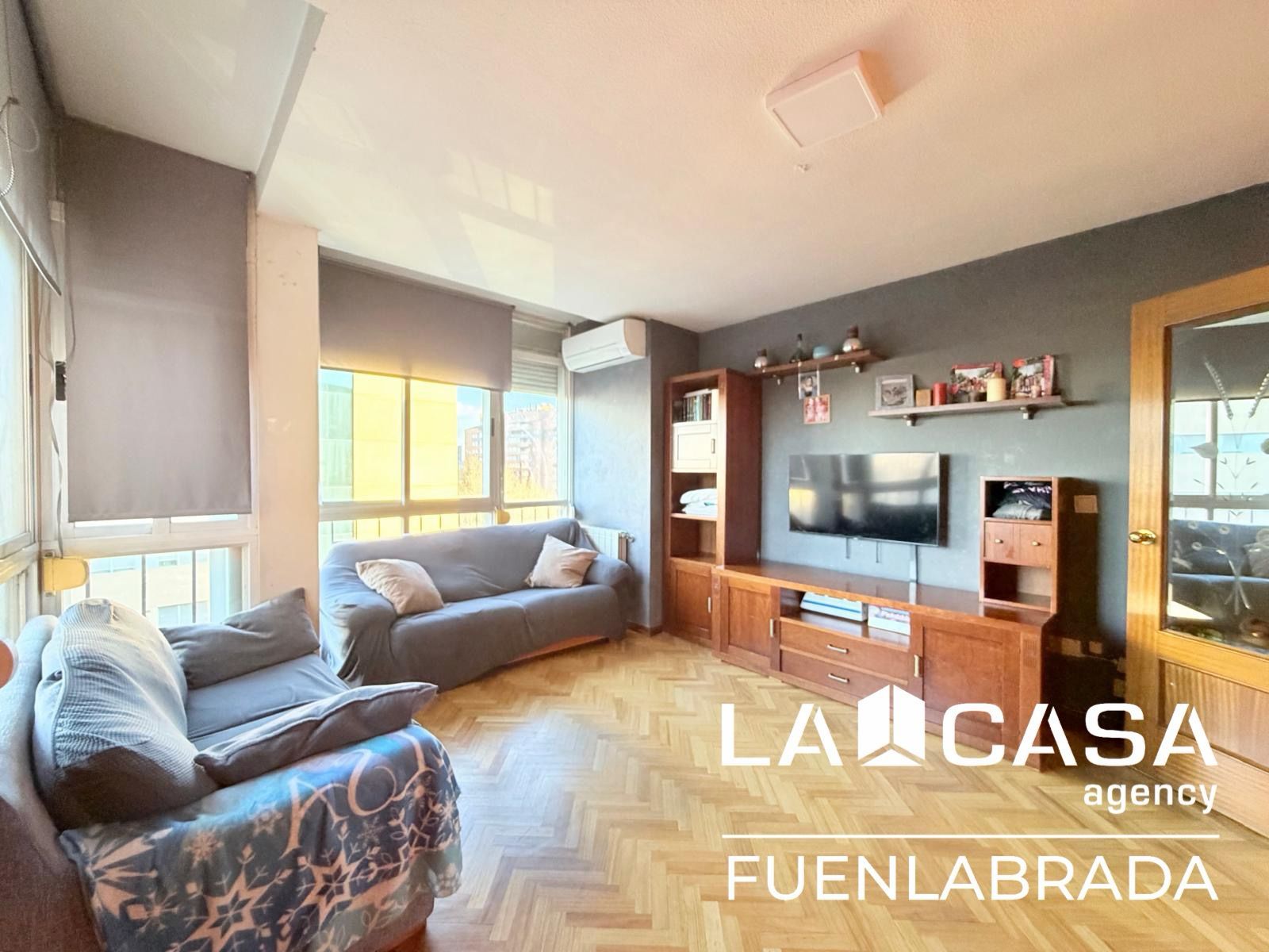 Living room of Flat for sale in Fuenlabrada  with Heating, Storage room and Swimming Pool