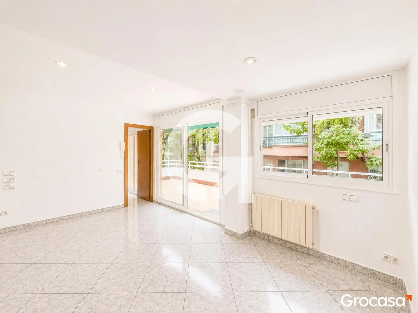 Piso en venta en Barcelona con Calefacción, Terraza y Trastero
