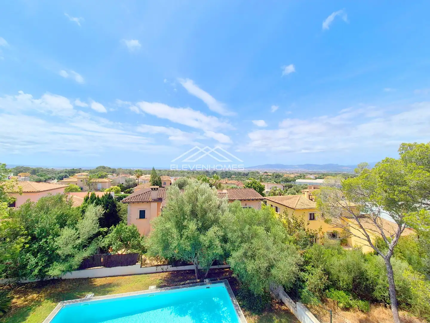 Vista exterior de Casa o xalet en venda en Marratxí amb Aire condicionat, Calefacció i Jardí privat