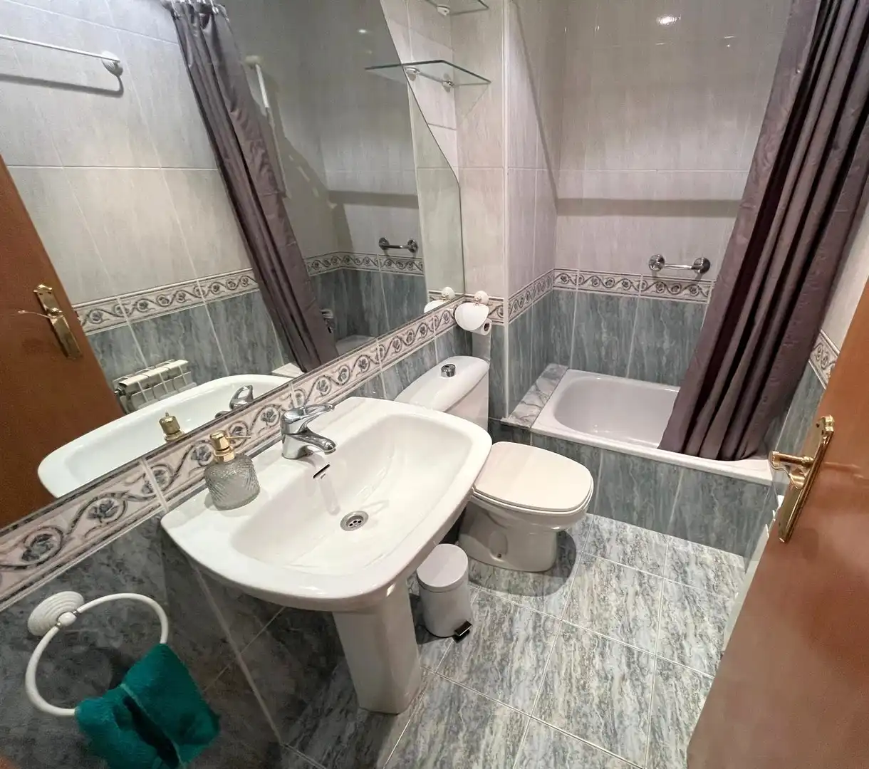 Bathroom of Flat for sale in Palamós  with Heating, Terrace and Oven