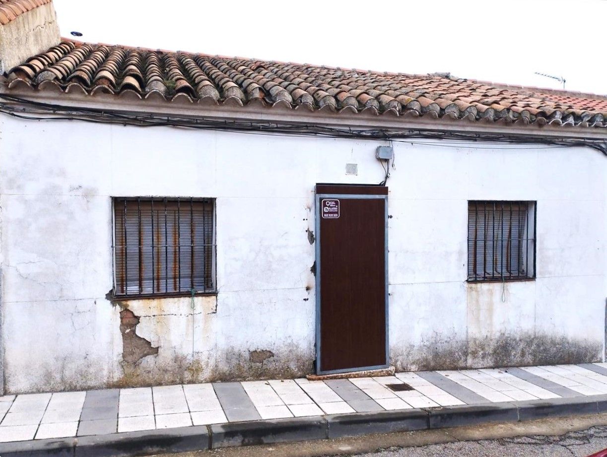 Vista exterior de Casa o xalet en venda en Puertollano amb Terrassa