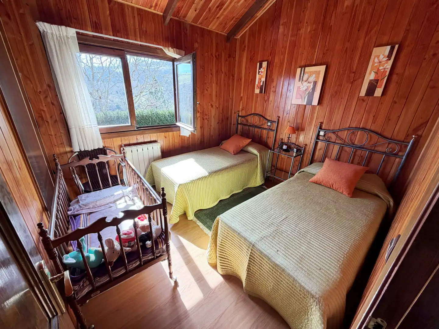 Dormitori de Casa o xalet en venda en Illas amb Calefacció, Parquet i Terrassa
