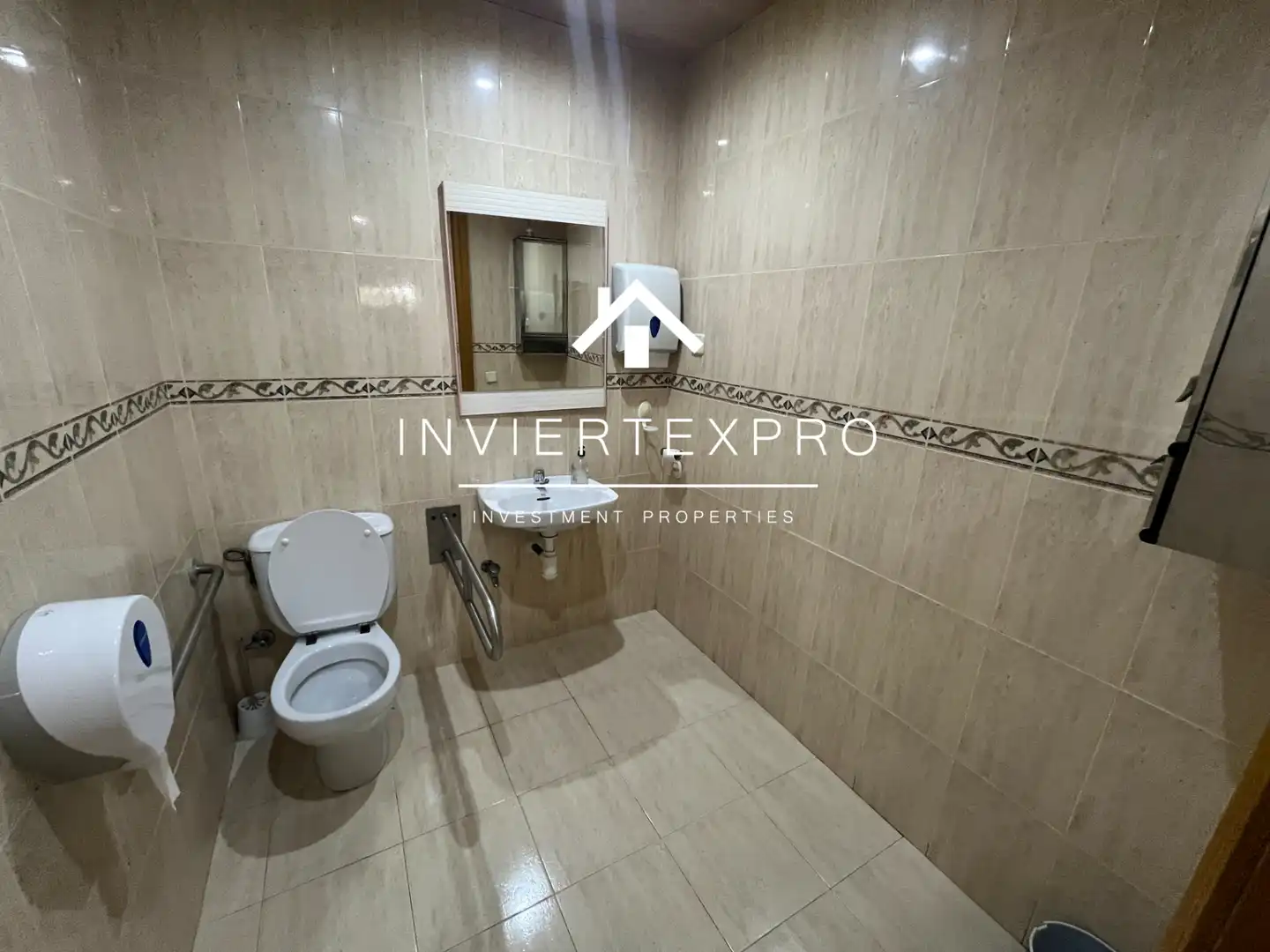 Business premises for transfer in Carrer dels Marquesos de Barberà, imagen 23