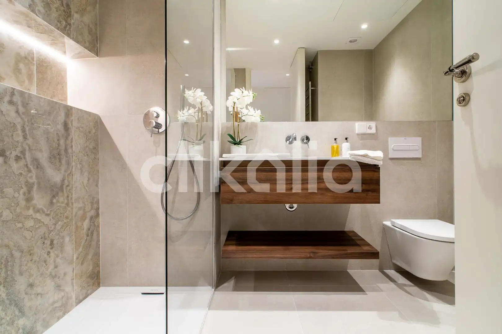 Baño de Piso en venta en Madrid con Aire acondicionado, Calefacción y Terraza