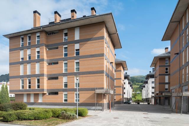 Garaje en Alquiler en Bizkaia Kalea, 10 en Gernika-Lumo