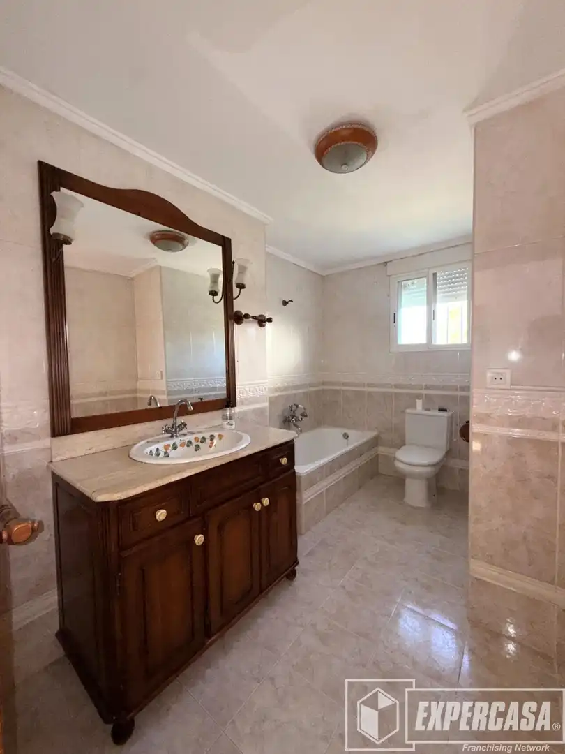 Baño de Casa o chalet en venta en Vilamarxant con Aire acondicionado, Calefacción y Terraza