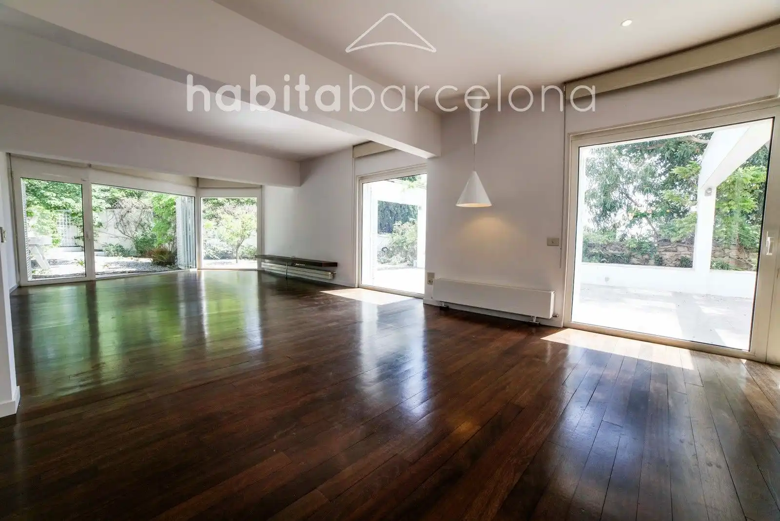Living room of Houses for rent in Barcelona  with Air Conditioner, Heating and Private garden