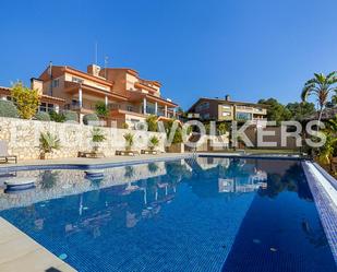 Piscina de Casa o xalet de lloguer en Torrent amb Aire condicionat, Terrassa i Piscina