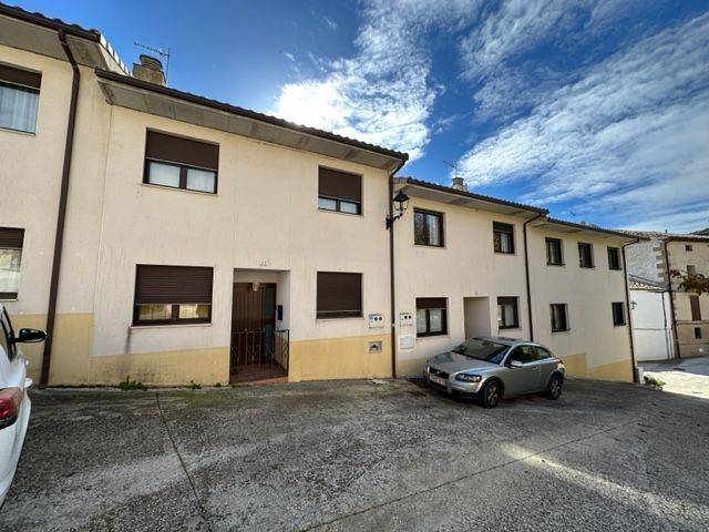 Casa adosada en Venta en Morentin