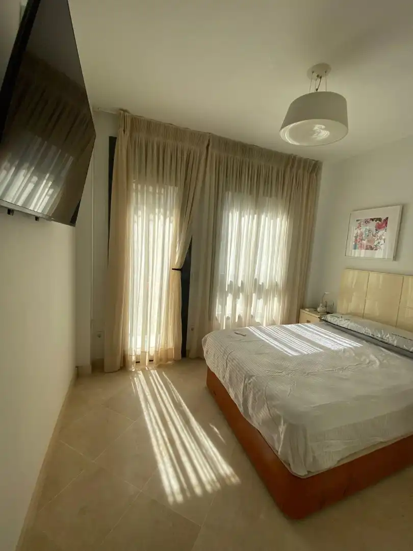 Habitación de Piso en venta en Sevilla con Aire acondicionado, Trastero y Amueblado
