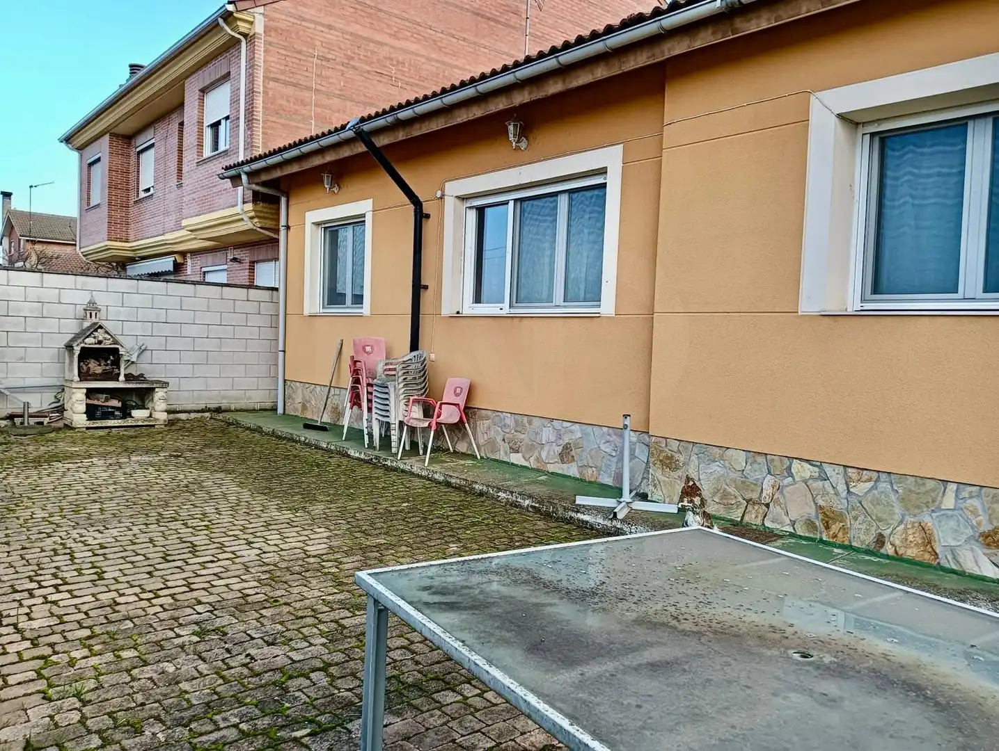 Exterior view of Flat for sale in Soto de la Vega, León