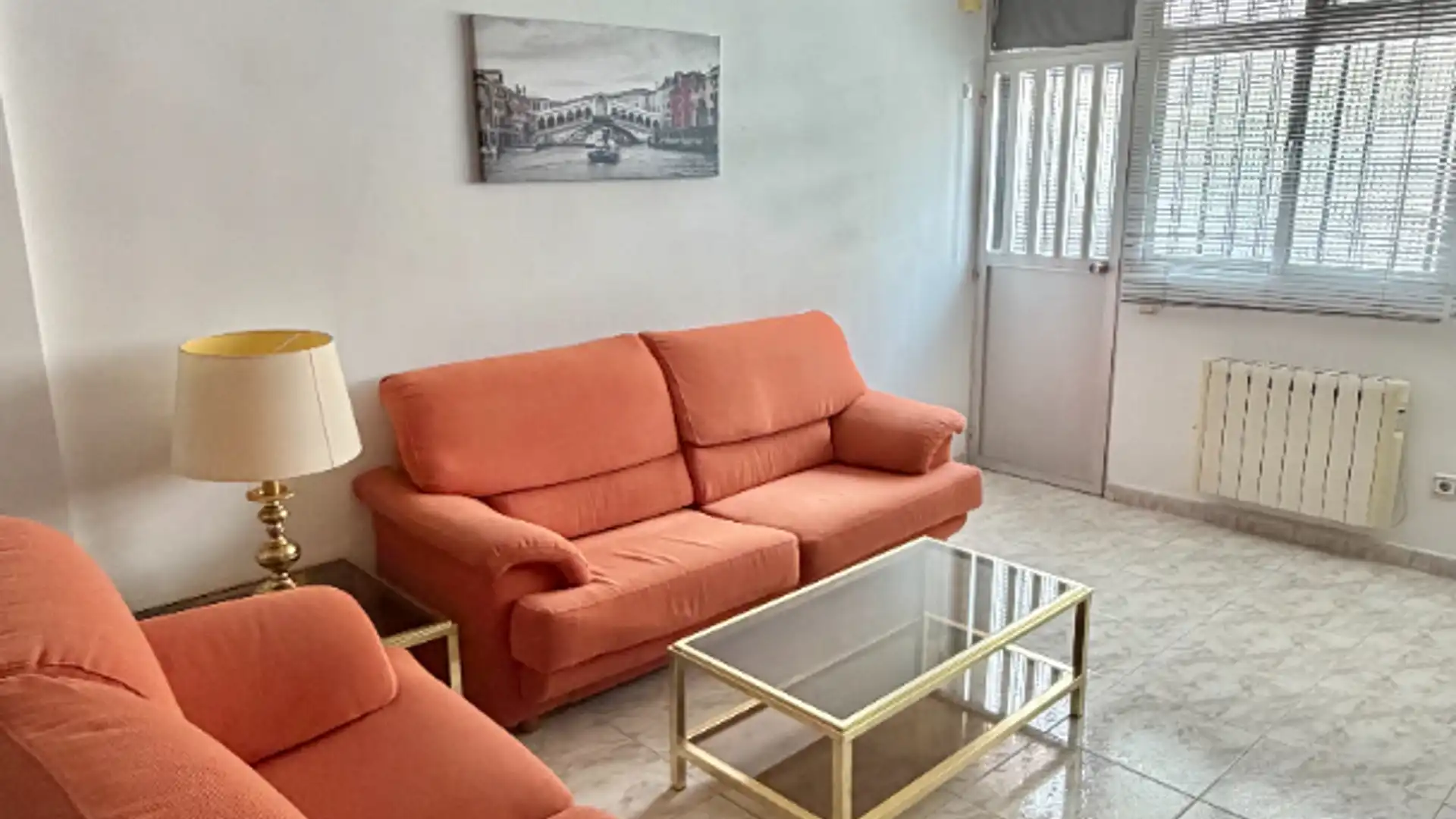 Living room of Flat for sale in  Madrid Capital  with Heating, Parquet flooring and Furnished