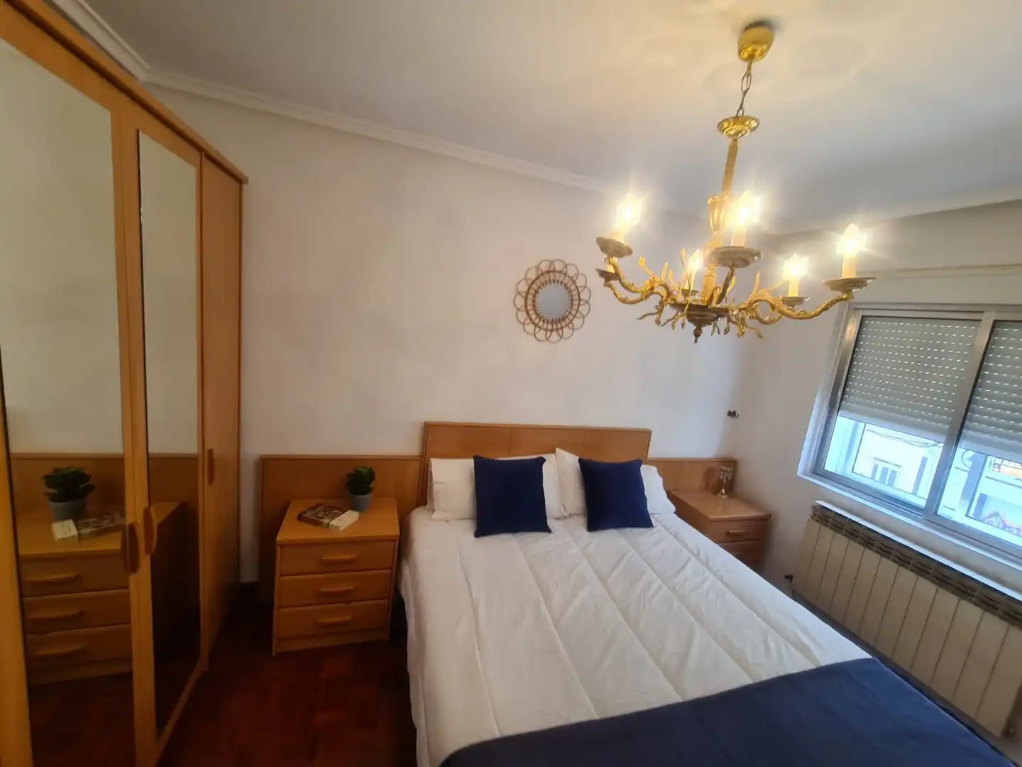 Bedroom of Flat for sale in Burgos