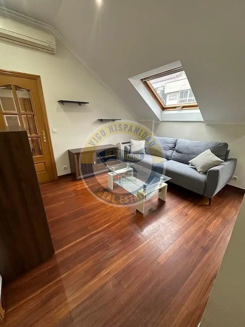Sala de estar de Ático en venta en Vigo  con Aire acondicionado, Calefacción y Parquet