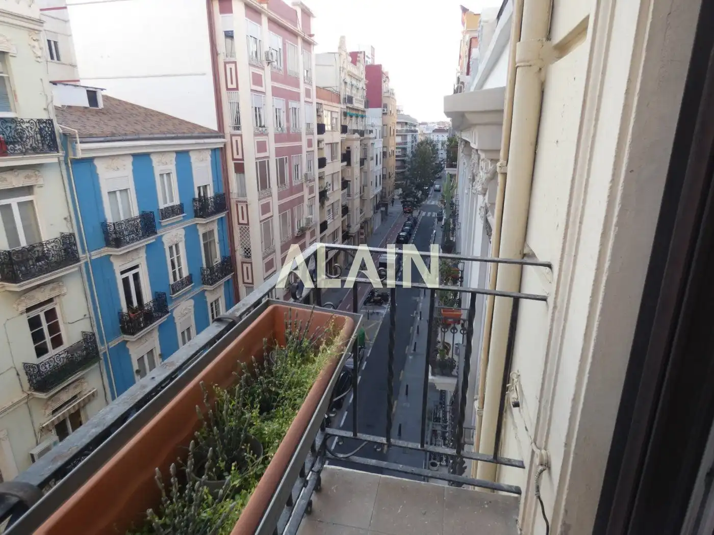 Vista exterior de Pis en venda en Valencia amb Aire condicionat, Parquet i Balcó