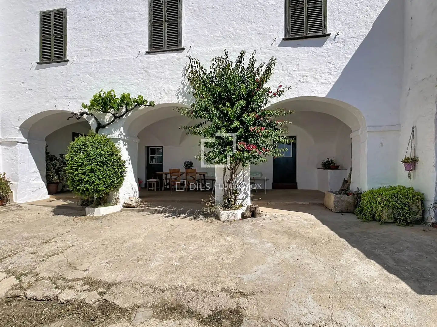 Vista exterior de Finca rústica en venda en Ciutadella de Menorca amb Jardí privat i Traster