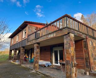 Vista exterior de Casa o xalet en venda en Gijón  amb Calefacció, Jardí privat i Parquet