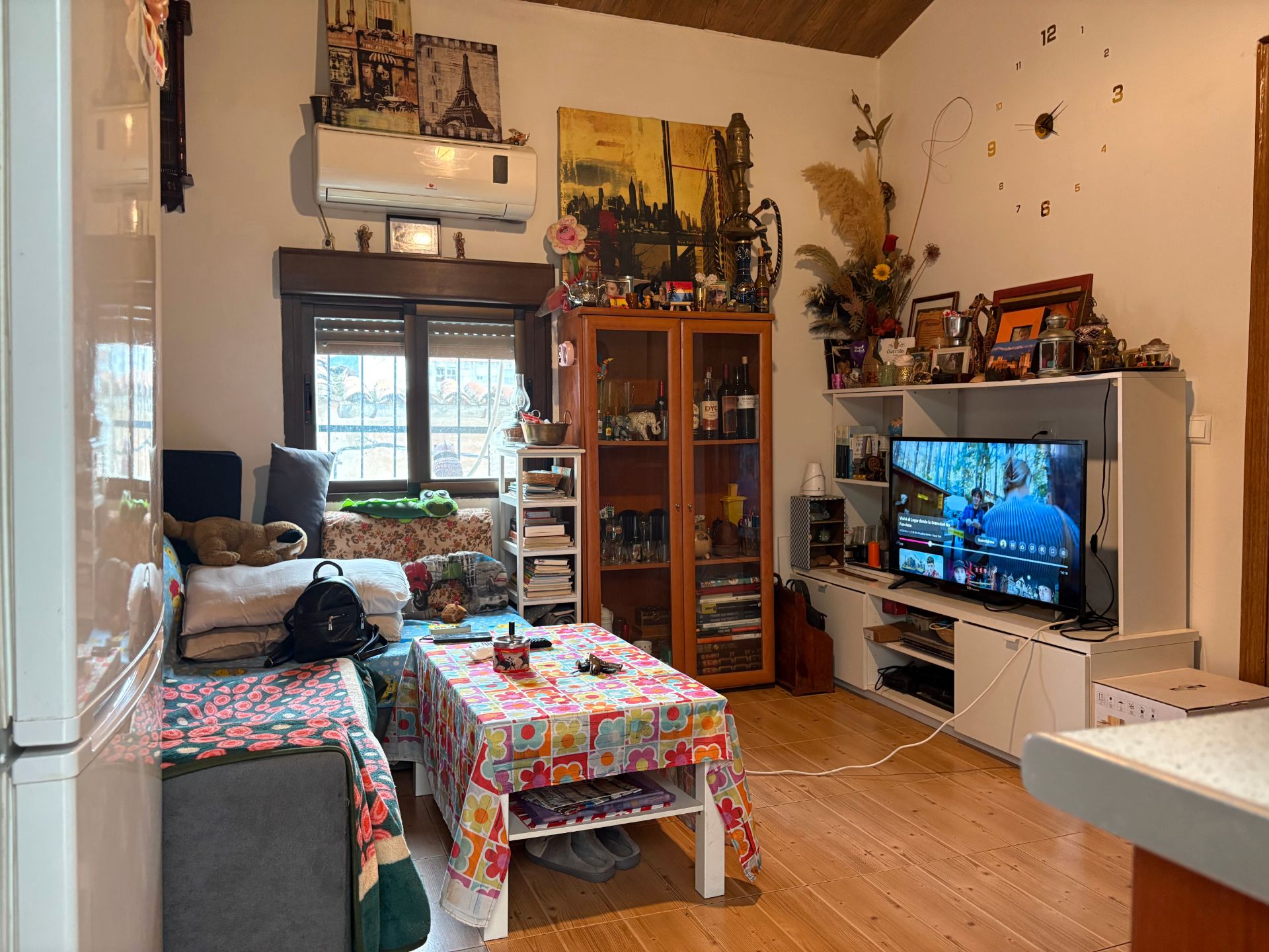 Sala d'estar de Casa o xalet en venda en Plasencia amb Aire condicionat, Terrassa i Moblat