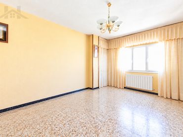 Wohnung mit Aufzug zum Verkauf in Calle Leonor de Cortinas