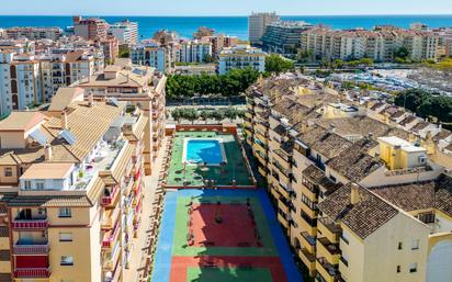 Vista exterior de Apartament en venda en Fuengirola amb Aire condicionat, Terrassa i Piscina