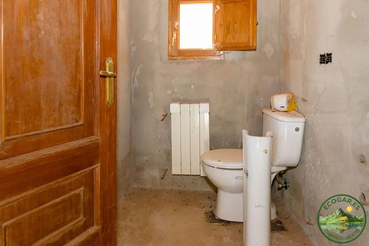 Bathroom of Houses for sale in Torre del Bierzo  with Heating and Private garden