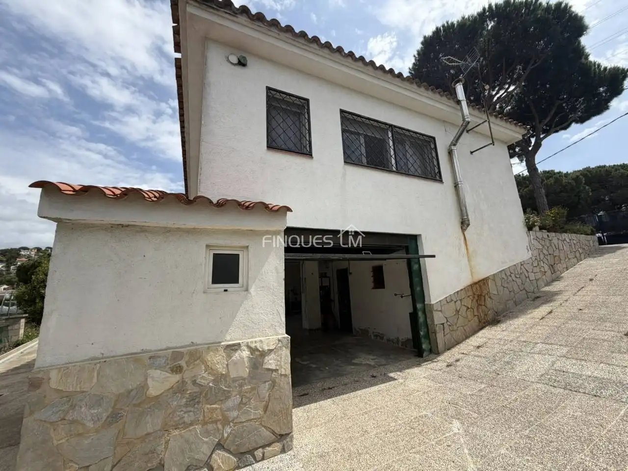 Vista exterior de Casa o xalet en venda en Tordera amb Calefacció, Jardí privat i Parquet