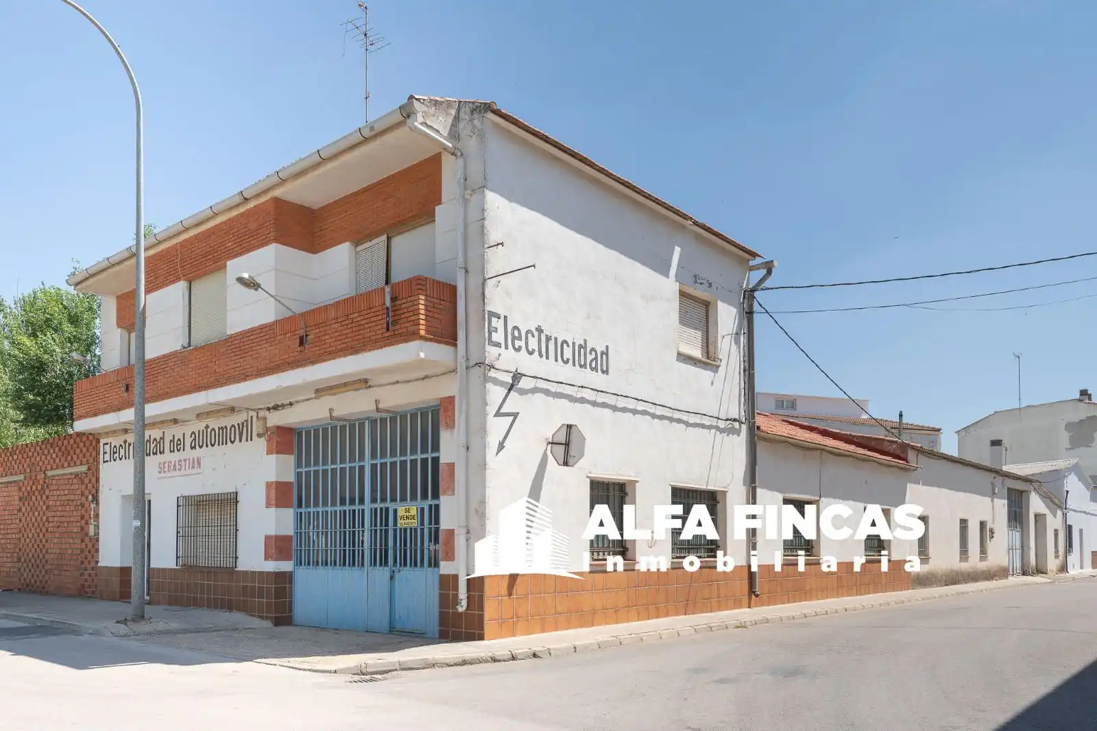 Vista exterior de Nau industrial en venda en Las Pedroñeras   