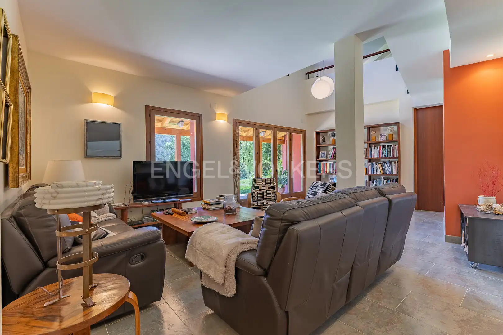 Sala de estar de Finca rústica en venta en Gallifa con Aire acondicionado, Calefacción y Jardín privado