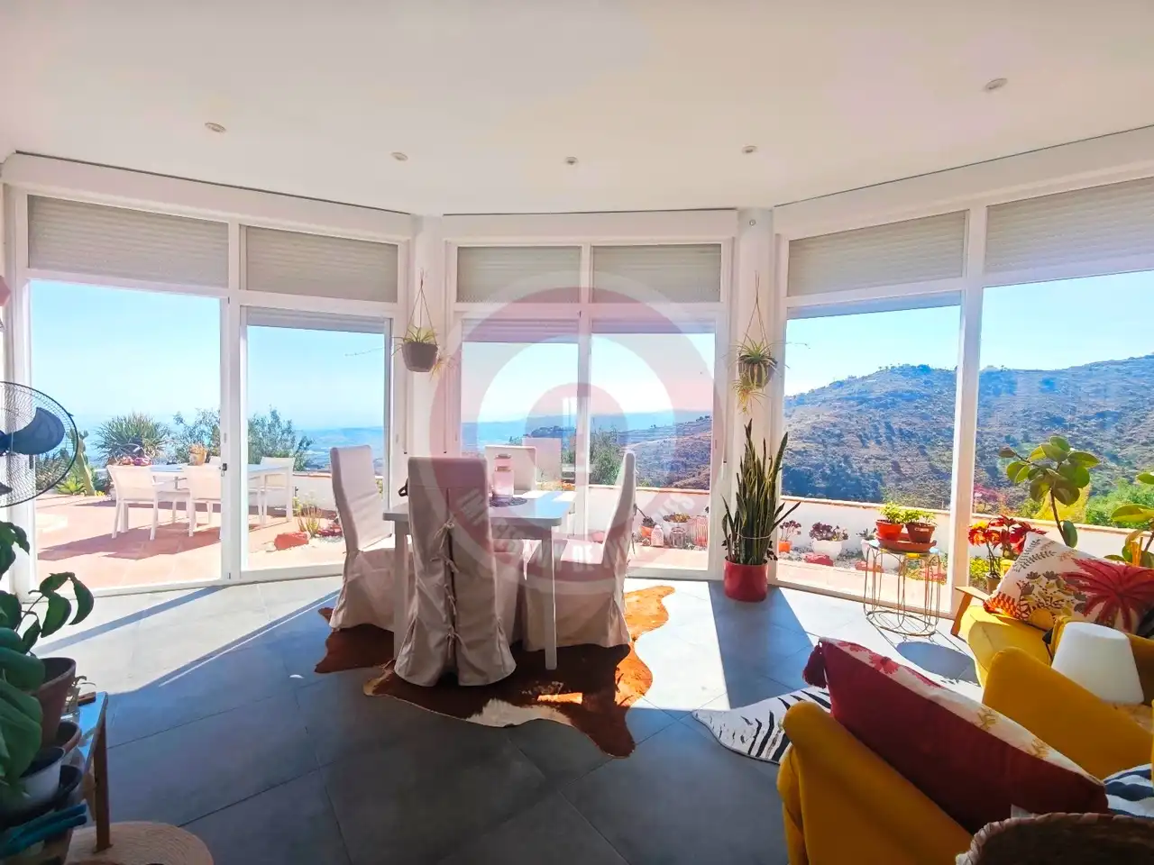 Sala de estar de Casa o chalet en venta en Arenas con Aire acondicionado, Jardín privado y Terraza