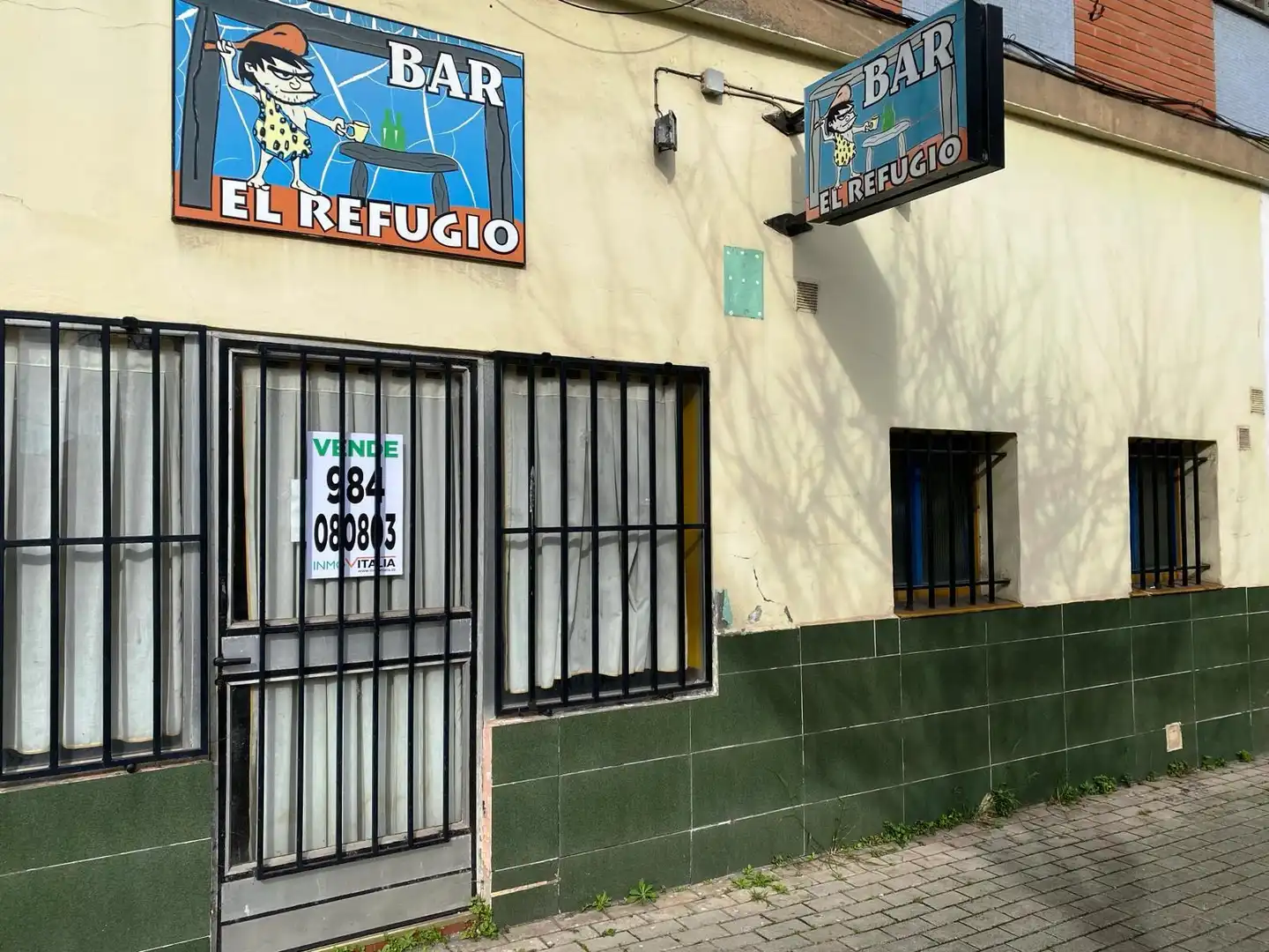 Local en venta en Gijón  con Amueblado y Alarma