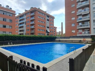 Pis amb balcó de lloguer a Carrer Carrer Poboleda