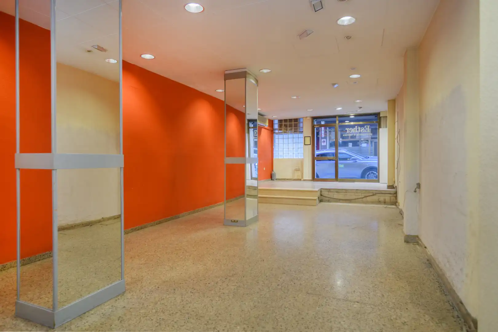 Business premises for sale in Carrer de Lepant, imagen 5
