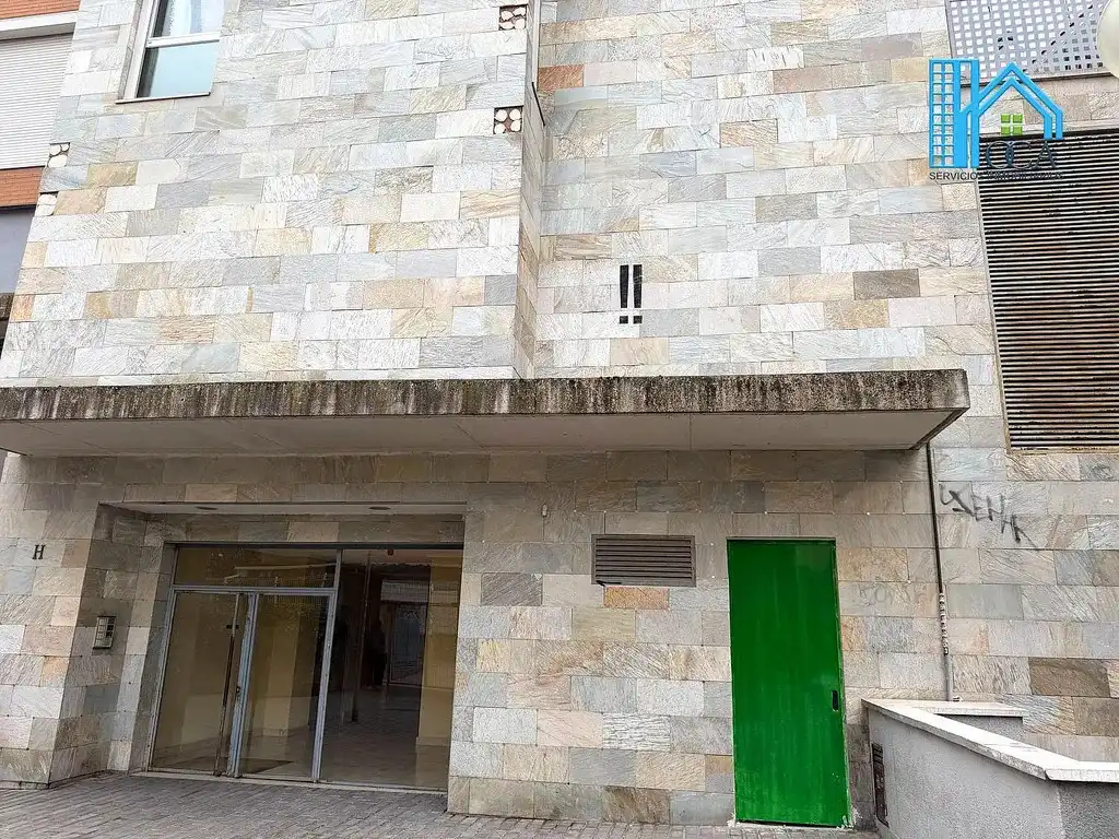 Außenansicht von Garage zum Verkauf in Carabanchel