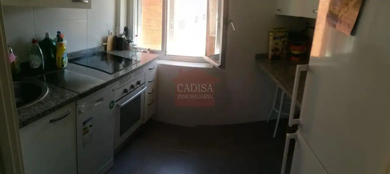 Cocina de Piso de alquiler en Salamanca con Calefacción, Parquet y Trastero