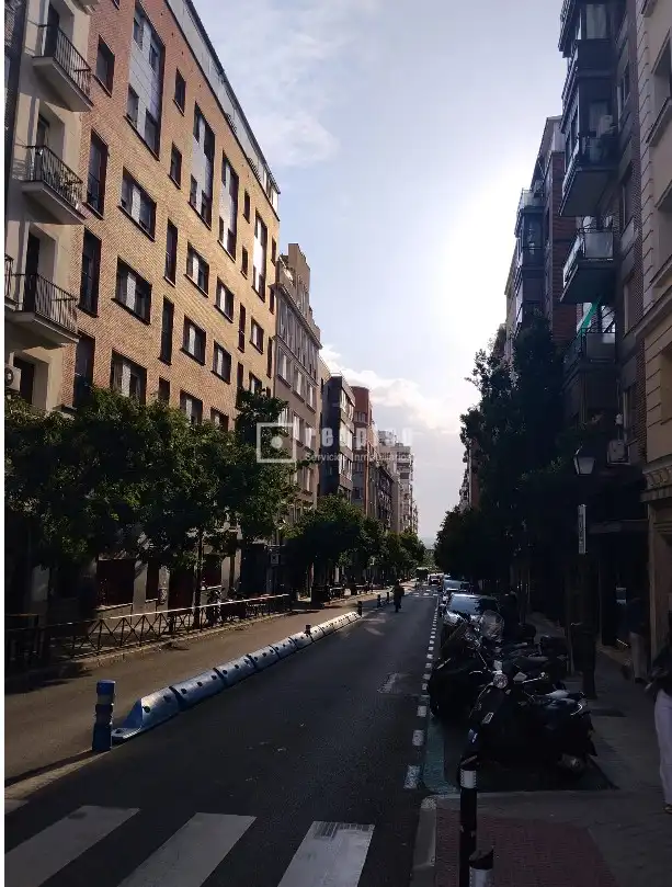Vista exterior de Piso en venta en Madrid con Calefacción, Parquet y Terraza