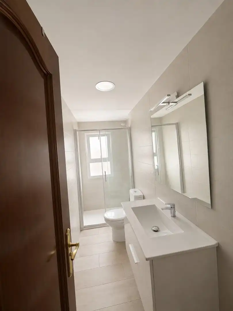 Badezimmer von Wohnungen zur Miete in Granada