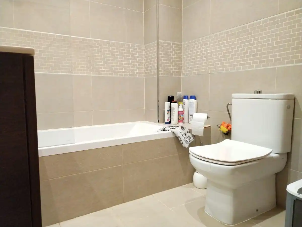Bathroom of Flat for sale in Tortosa  with Parquet flooring, Terrace and Storage room