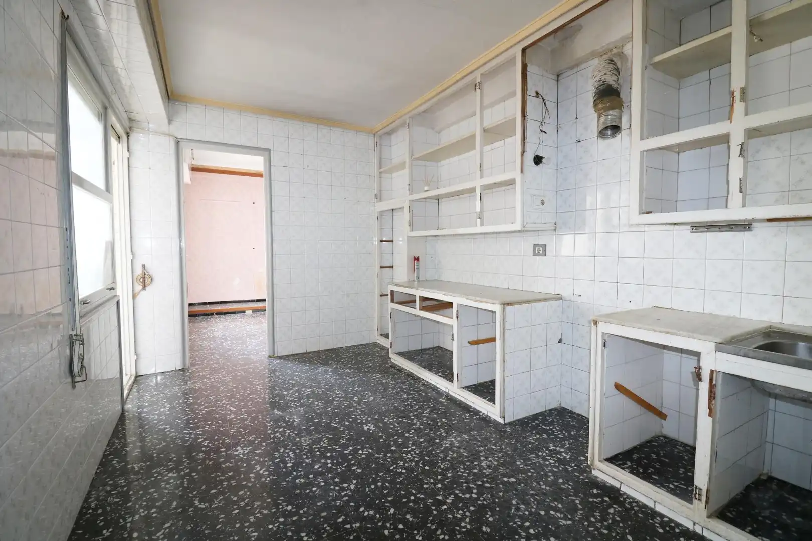Kitchen of Flat for sale in Elche / Elx  with Storage room and Balcony