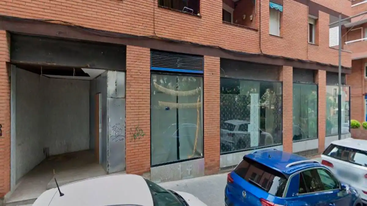 Local comercial en venda a ESCULTOR MONJO 13