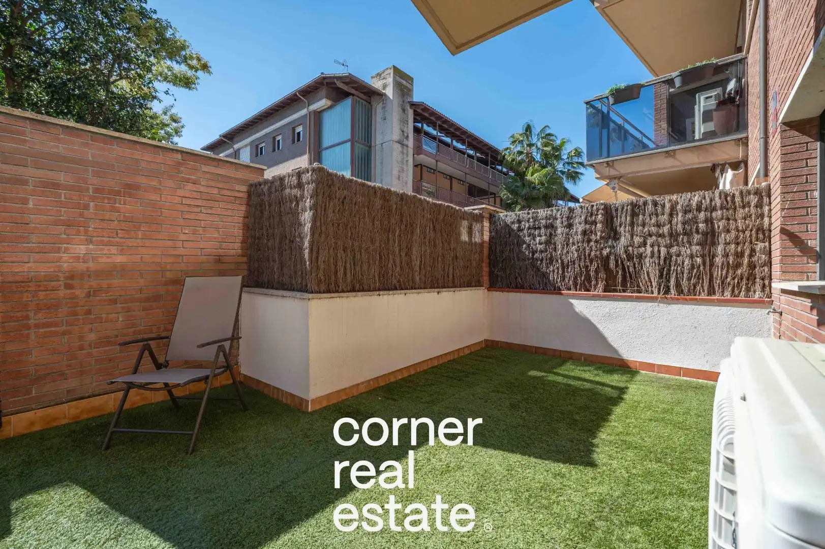 Exterior view of Ground floor for sale in Sant Cugat del Vallès  with Heating, Parquet flooring and Terrace