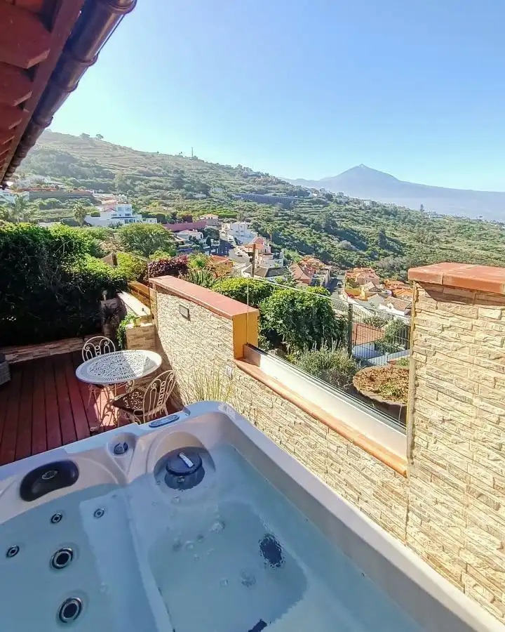Vista exterior de Casa o chalet en venta en El Sauzal con Jardín privado, Terraza y Piscina