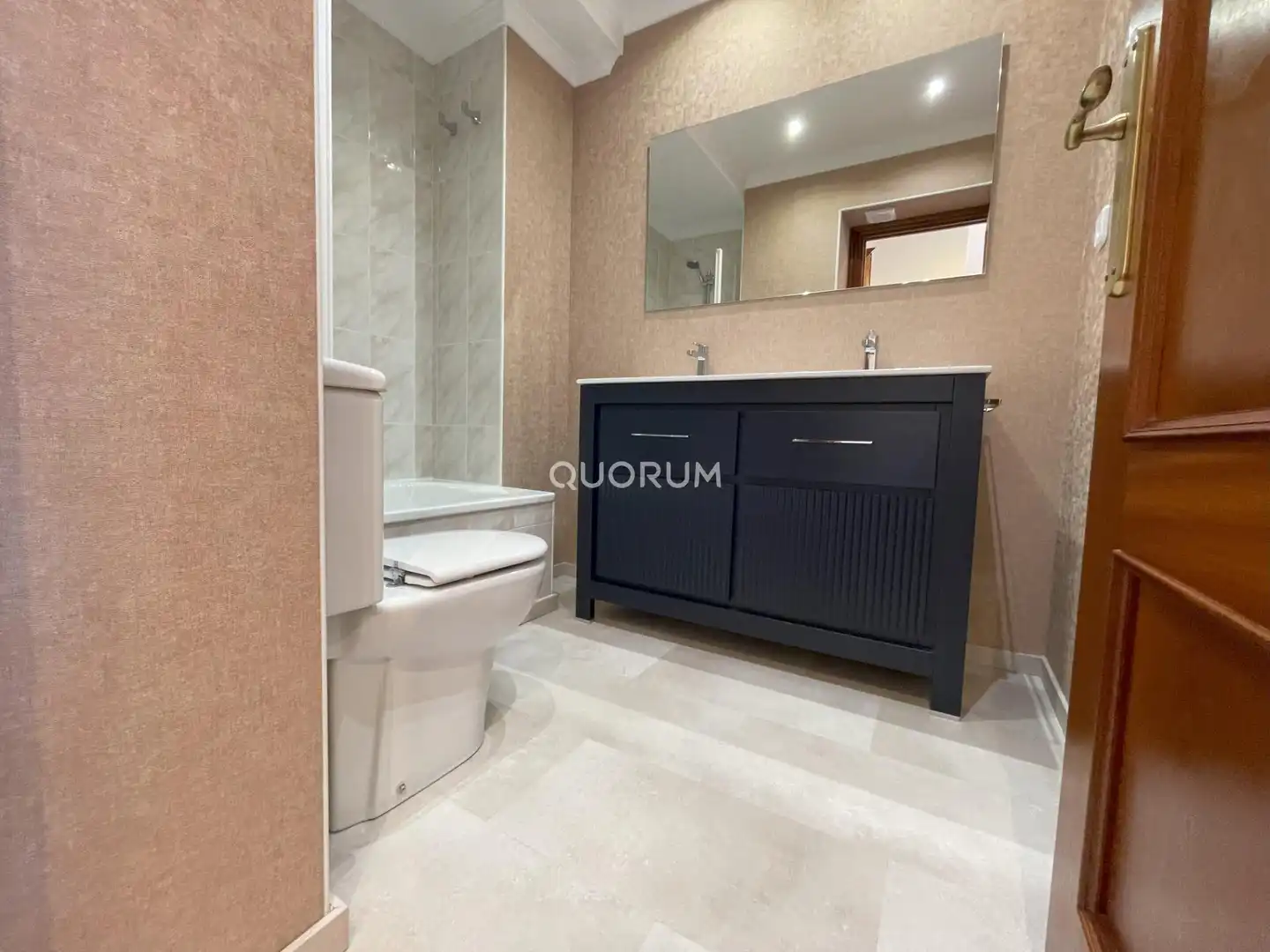 Bathroom of Flat for rent in Bilbao   with Heating, Terrace and Balcony