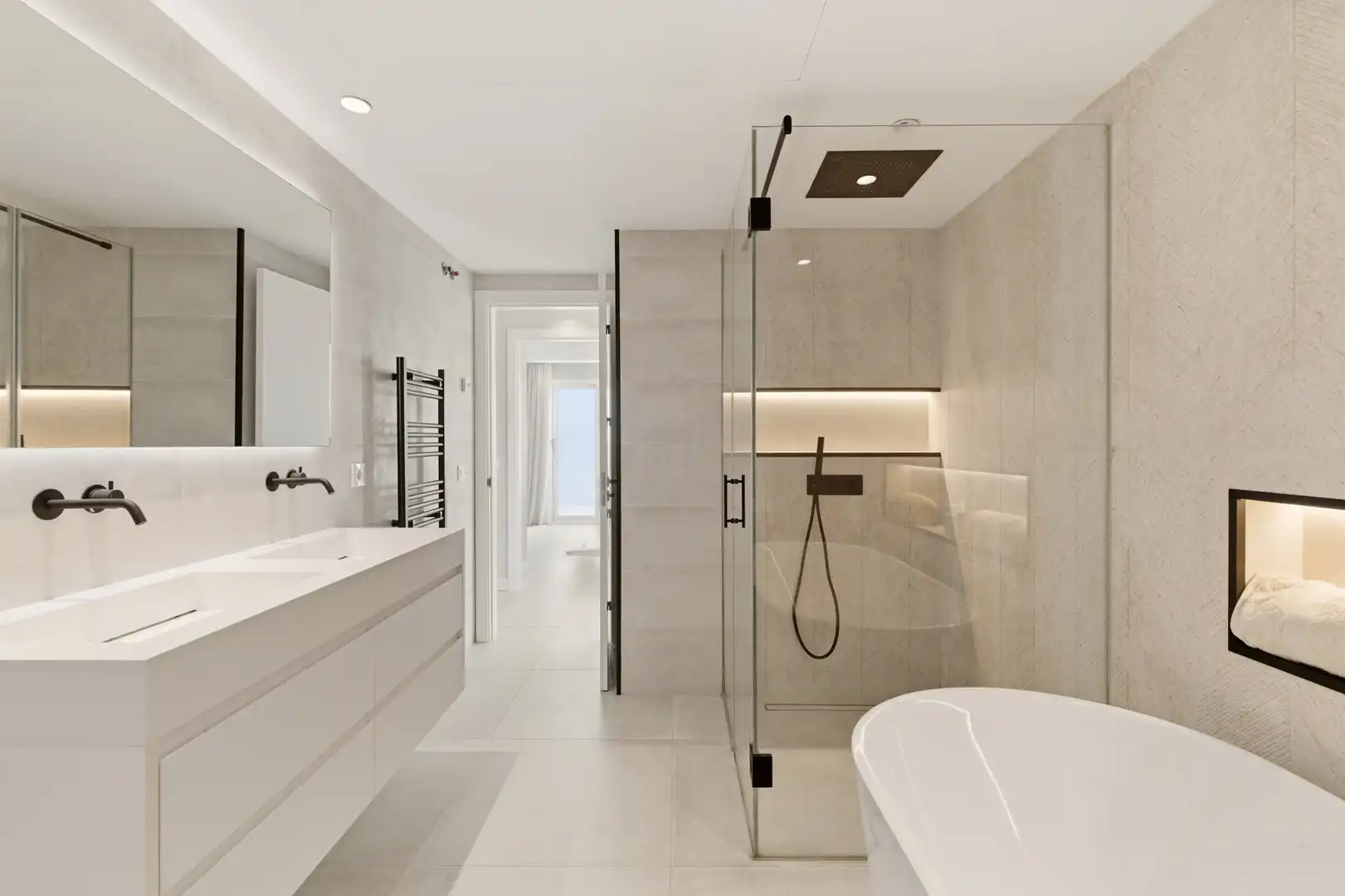 Bathroom of Attic for sale in Estepona  with Air Conditioner, Terrace and Swimming Pool
