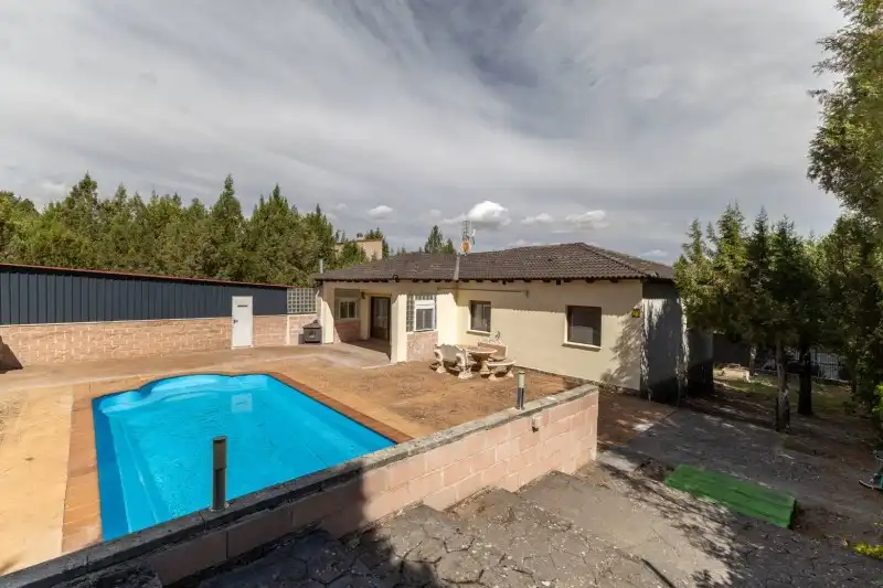 Piscina de Casa o xalet en venda en Duruelo amb Calefacció, Terrassa i Piscina