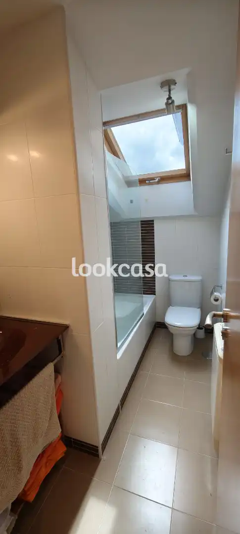 Baño de Ático en venta en Sanxenxo con Calefacción, Jardín privado y Parquet
