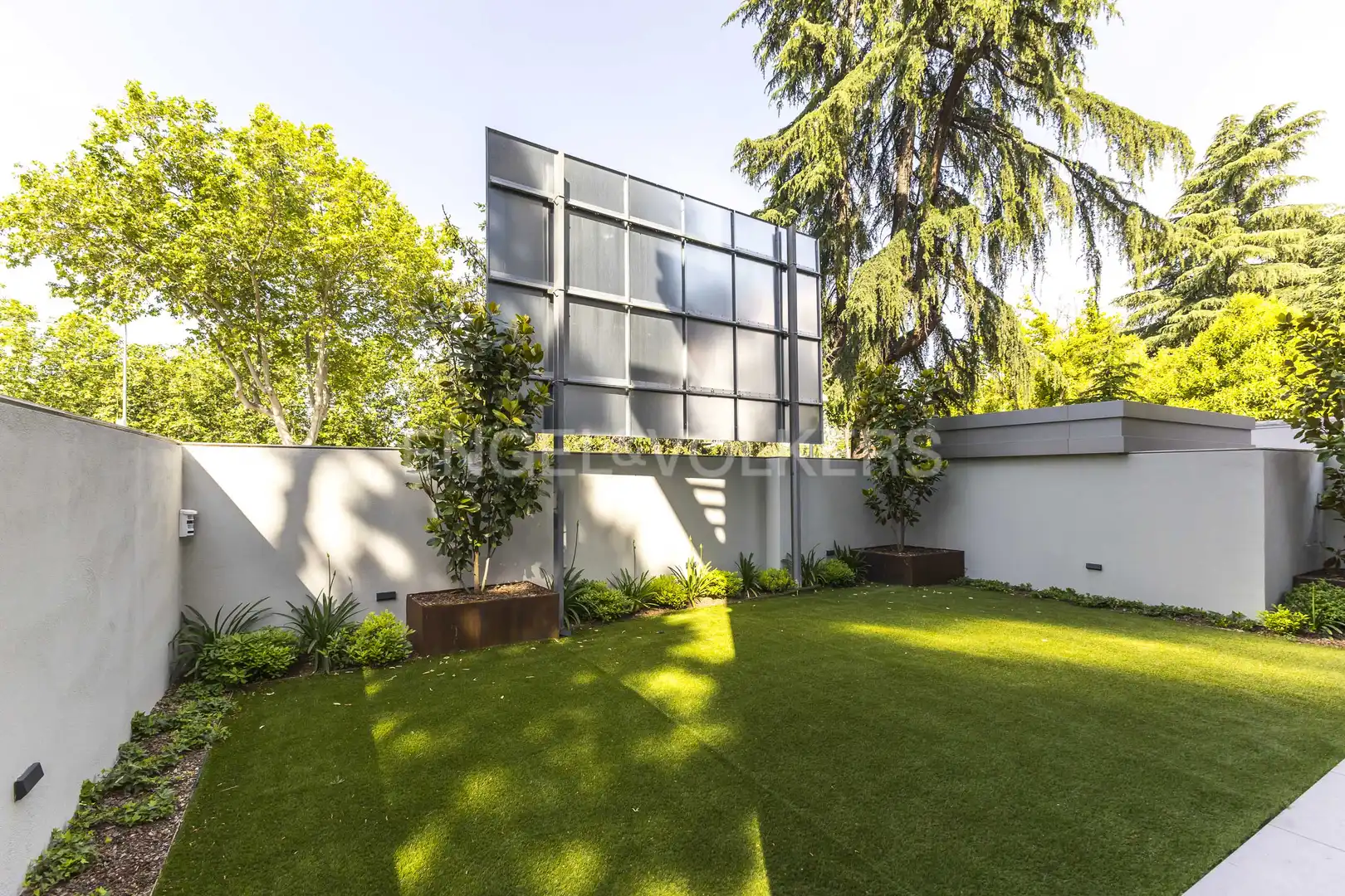 Jardín de Dúplex en venta en Madrid con Calefacción, Terraza y Trastero
